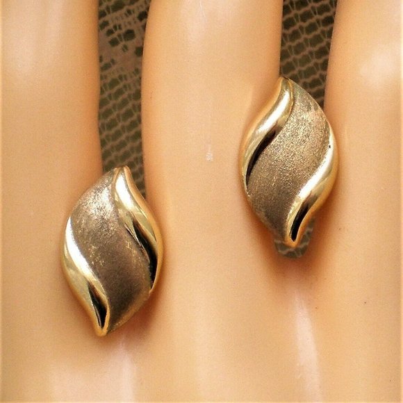 Vintage Solid 9K 9KT 9C 9CT 375 Yellow Gold Post Pierced Earrings
